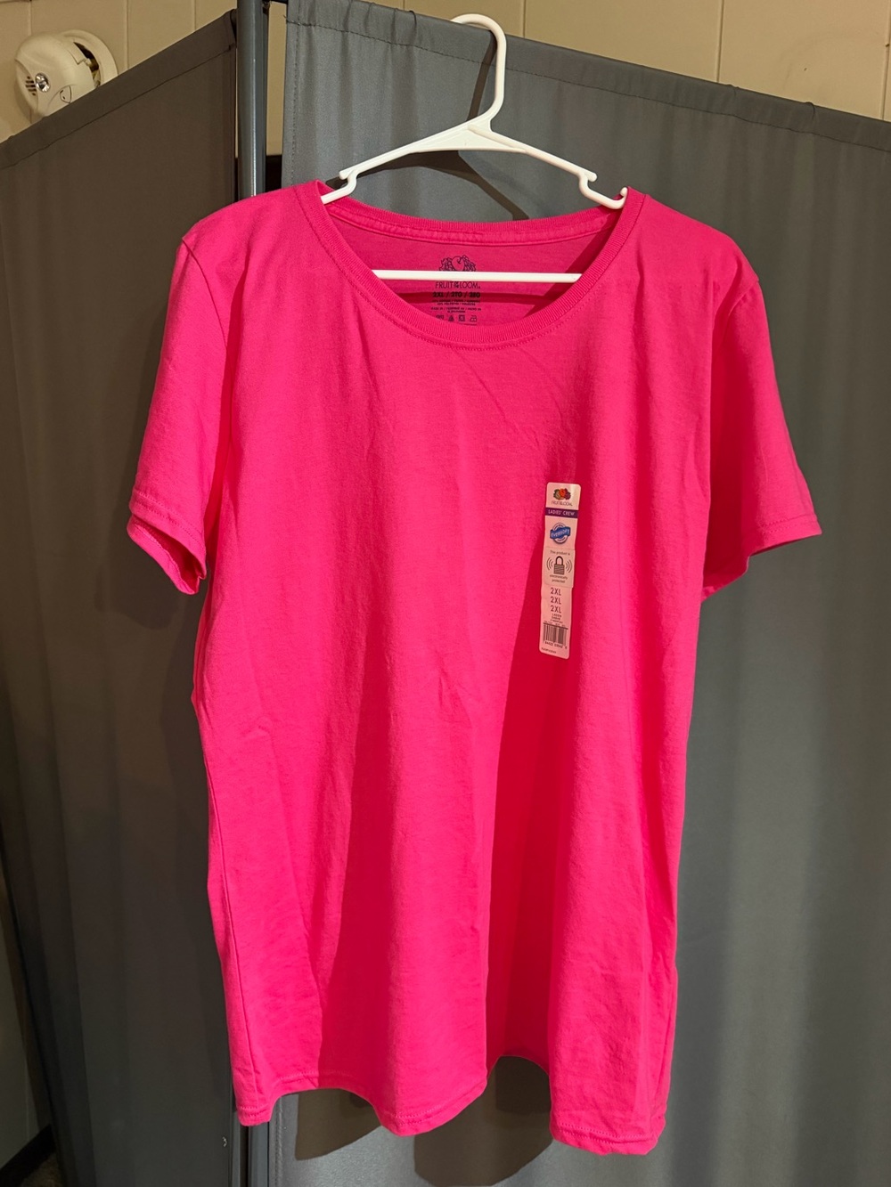 NWT Fruit of the Loom Women's Short Sleeve Crewneck Tee in Hot Pink